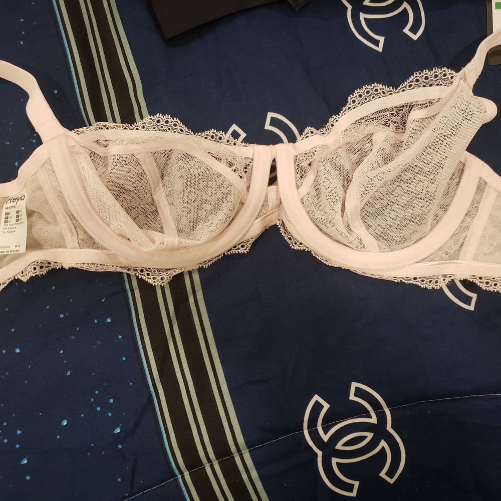 Lace Underwire Bra in Cream